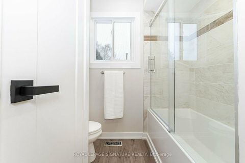 Photo 9 at 453 Leacock Drive, Letitia Heights, Barrie