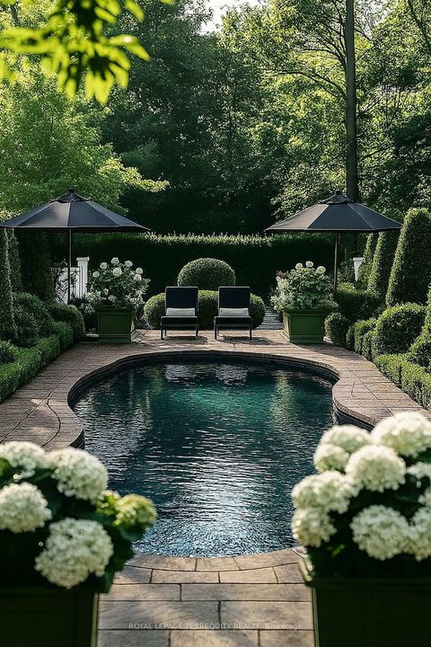 Photo 14 at 5 Jonagold Court, Rouge Woods, Richmond Hill