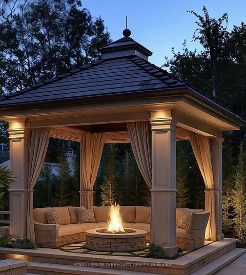 Photo 15 at 5 Jonagold Court, Rouge Woods, Richmond Hill