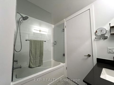 Photo 6 at 3007 - 2212 Lake Shore Boulevard W, Mimico, Toronto