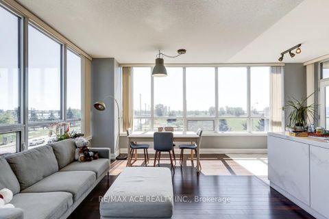 Photo 8 at 315 - 1060 Sheppard Avenue W, York University Heights, Toronto
