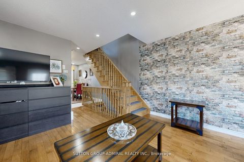 Photo 11 at 50 Jim Baird Mews, CFB, Toronto