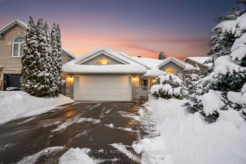 Photo 1 at 55 Bloxham Place, Bayshore, Barrie