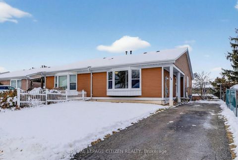 Photo 1 at 54 Camberley Court, Malvern, Toronto