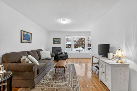 Photo 4 at 54 Camberley Court, Malvern, Toronto