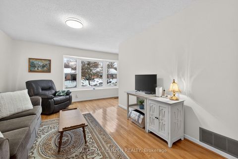 Photo 5 at 54 Camberley Court, Malvern, Toronto