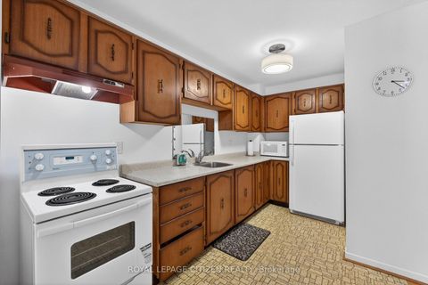 Photo 9 at 54 Camberley Court, Malvern, Toronto