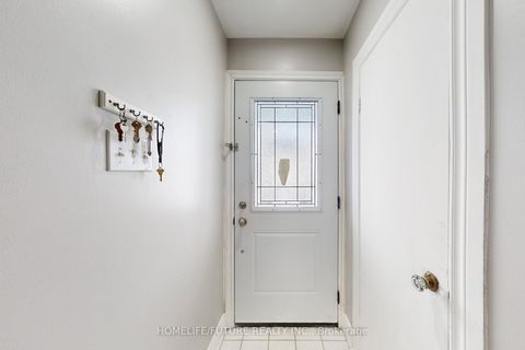 Photo 3 at 17 Medway Crescent, Bendale, Toronto