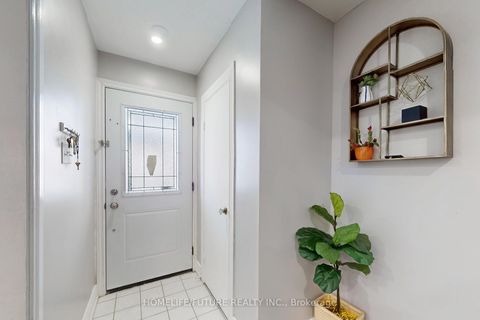 Photo 4 at 17 Medway Crescent, Bendale, Toronto