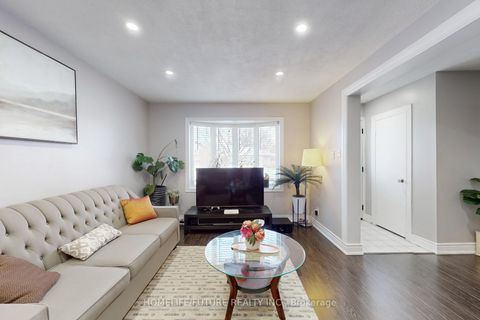 Photo 6 at 17 Medway Crescent, Bendale, Toronto