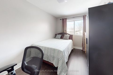 Photo 24 at 17 Medway Crescent, Bendale, Toronto