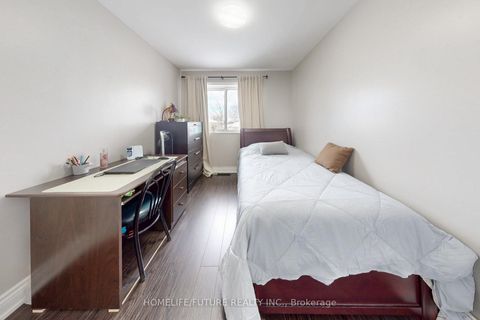 Photo 29 at 17 Medway Crescent, Bendale, Toronto