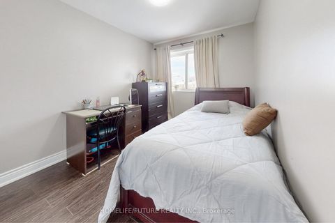 Photo 30 at 17 Medway Crescent, Bendale, Toronto