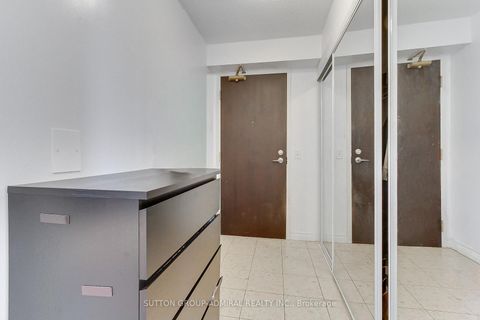 Photo 8 at 3615 - 30 Grand Trunk Crescent, Waterfront Communities C1, Toronto