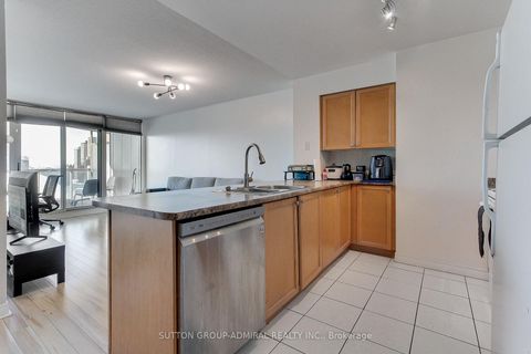 Photo 15 at 3615 - 30 Grand Trunk Crescent, Waterfront Communities C1, Toronto