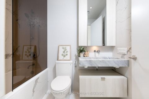 Photo 13 at 5410 - 11 Yorkville Avenue, Annex, Toronto