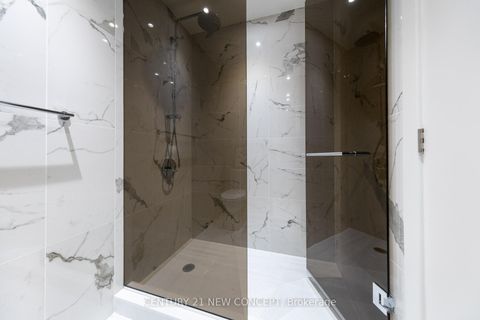 Photo 17 at 5410 - 11 Yorkville Avenue, Annex, Toronto