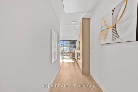 Photo 18 at 4108 - 1 Concord Cityplace Way, Waterfront Communities C1, Toronto