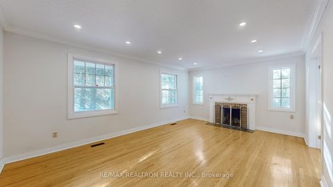 Photo 6 at 8 Blue Grass Drive, Aurora Estates, Aurora