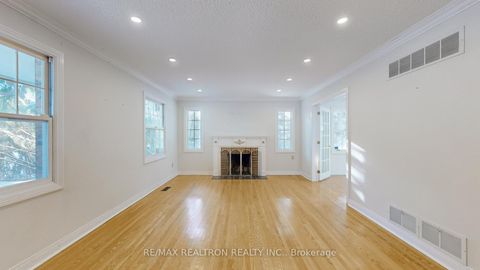 Photo 7 at 8 Blue Grass Drive, Aurora Estates, Aurora