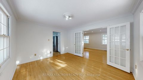 Photo 9 at 8 Blue Grass Drive, Aurora Estates, Aurora