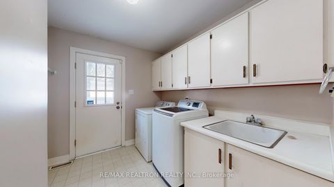 Photo 14 at 8 Blue Grass Drive, Aurora Estates, Aurora