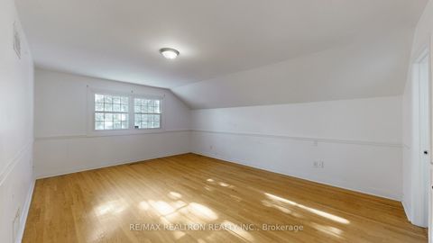 Photo 16 at 8 Blue Grass Drive, Aurora Estates, Aurora