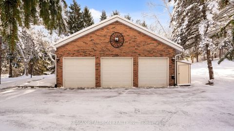 Photo 36 at 8 Blue Grass Drive, Aurora Estates, Aurora