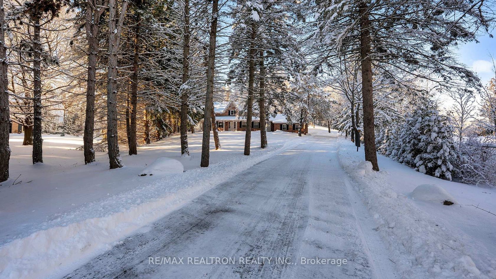 8 Blue Grass Drive, Aurora Estates, Aurora 