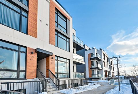 Photo 1 at 223 - 8 Steckley House Lane, Rural Richmond Hill, Richmond Hill