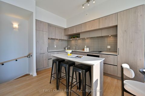 Photo 10 at 223 - 8 Steckley House Lane, Rural Richmond Hill, Richmond Hill