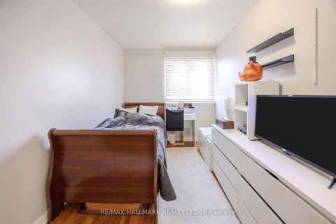 Photo 7 at 60 Newlands Avenue, Birchmount, Toronto