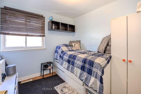 Photo 10 at 60 Newlands Avenue, Birchmount, Toronto