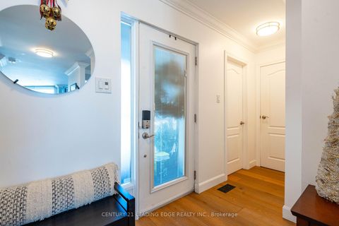 Photo 3 at 9 - 9 Davy Point Circle, Historic Lakeshore Communities, Georgina