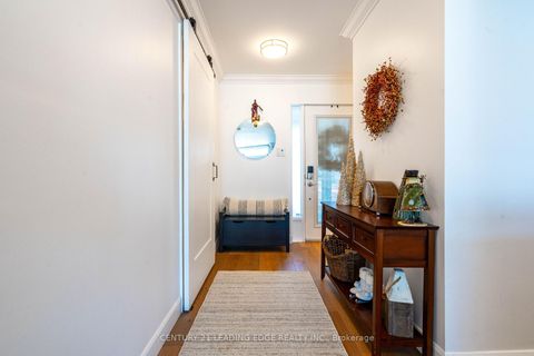 Photo 4 at 9 - 9 Davy Point Circle, Historic Lakeshore Communities, Georgina