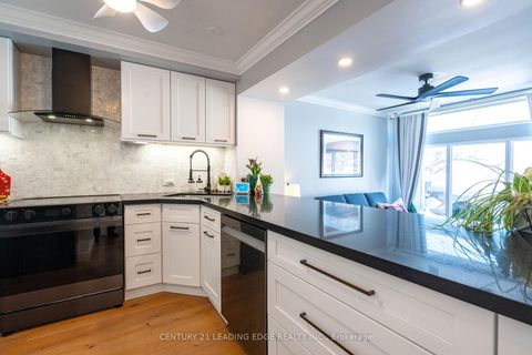 Photo 14 at 9 - 9 Davy Point Circle, Historic Lakeshore Communities, Georgina