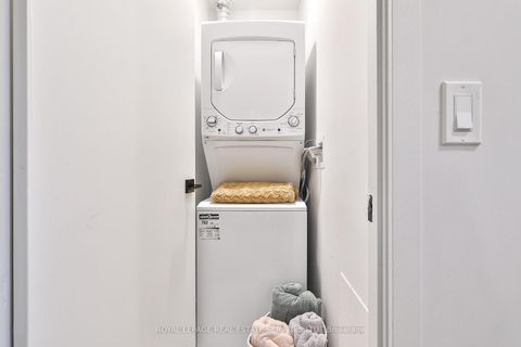 Photo 37 at 414 - 2489 Taunton Road, RO River Oaks, Oakville