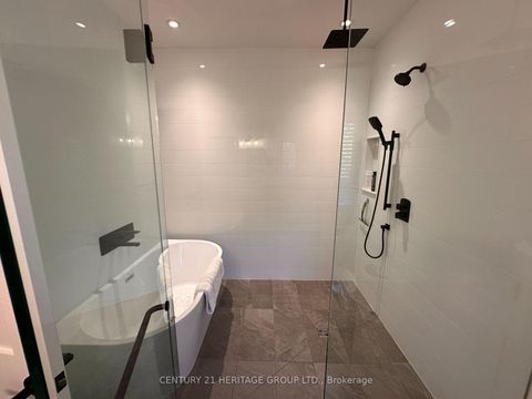 Photo 24 at 911 Lake Drive N, Historic Lakeshore Communities, Georgina