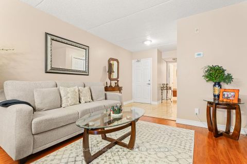 Photo 2 at 111 - 1450 Bishops Gate, GA Glen Abbey, Oakville