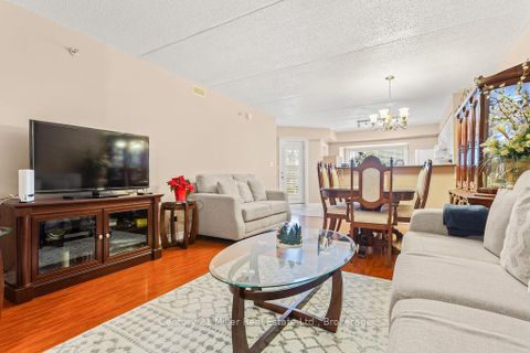 Photo 3 at 111 - 1450 Bishops Gate, GA Glen Abbey, Oakville