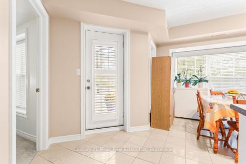 Photo 11 at 111 - 1450 Bishops Gate, GA Glen Abbey, Oakville