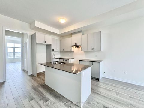 Photo 4 at 10 RUSSEL WICE Avenue, Rural Richmond Hill, Richmond Hill