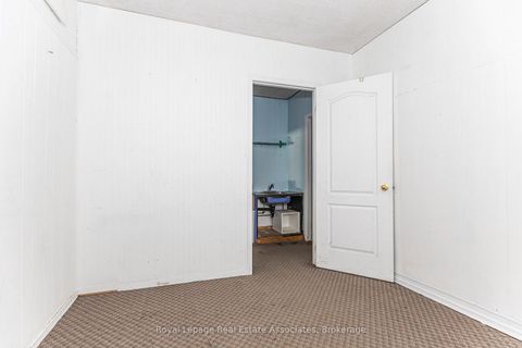 Photo 13 at 654 Bloor Street W, Annex, Toronto