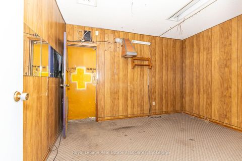 Photo 14 at 654 Bloor Street W, Annex, Toronto