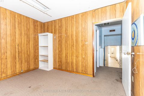 Photo 15 at 654 Bloor Street W, Annex, Toronto