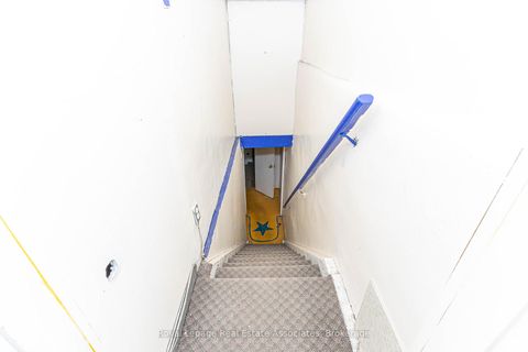 Photo 16 at 654 Bloor Street W, Annex, Toronto