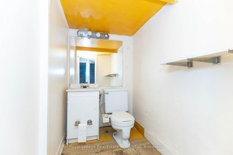 Photo 18 at 654 Bloor Street W, Annex, Toronto