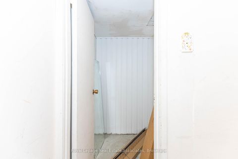 Photo 20 at 654 Bloor Street W, Annex, Toronto