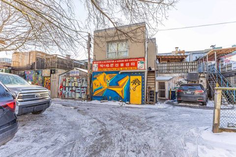 Photo 27 at 654 Bloor Street W, Annex, Toronto