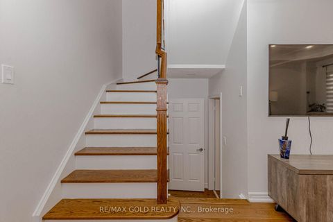 Photo 11 at 246 Littlewood Drive, RO River Oaks, Oakville